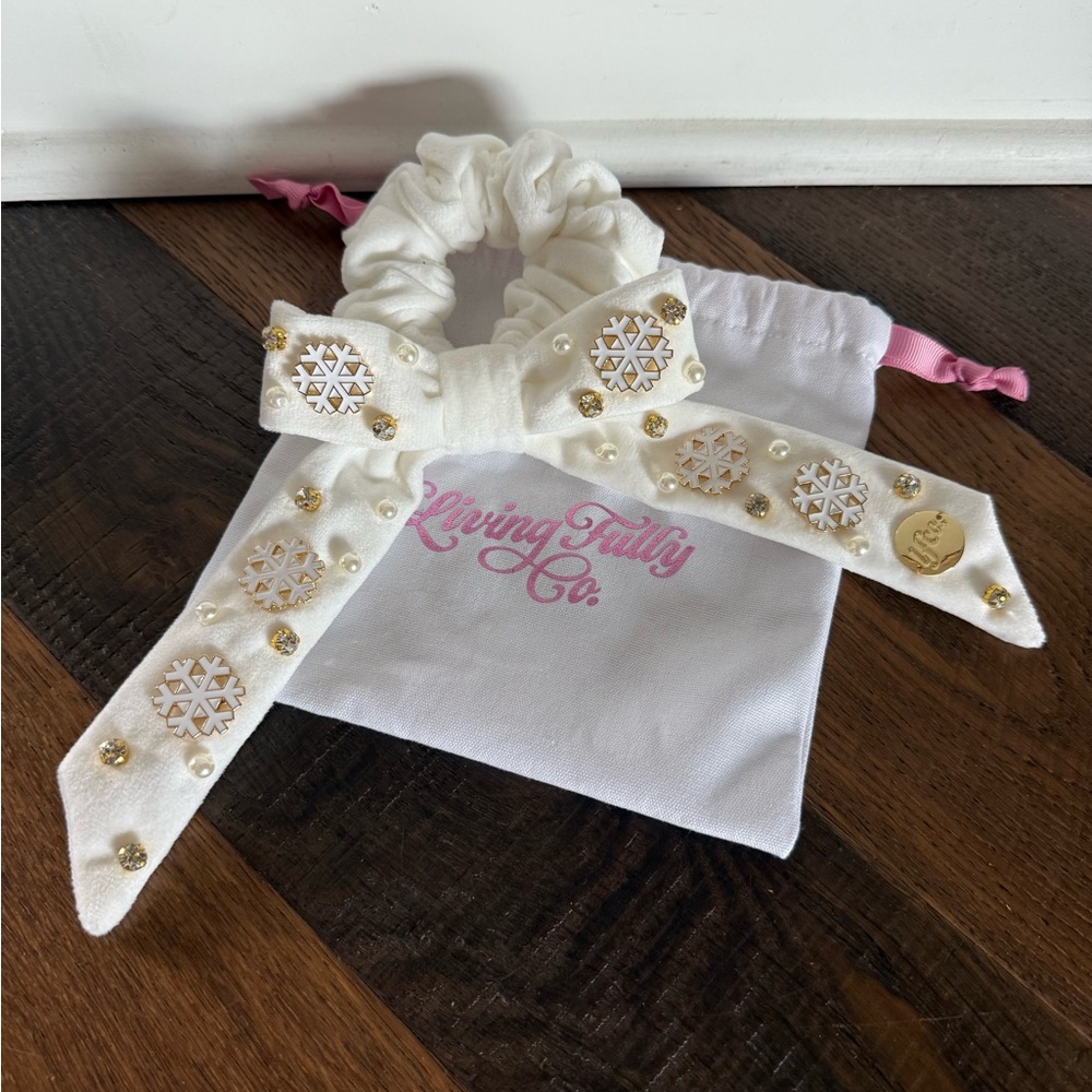 Living Fully Co White and Gold Snowflake Hair Bow